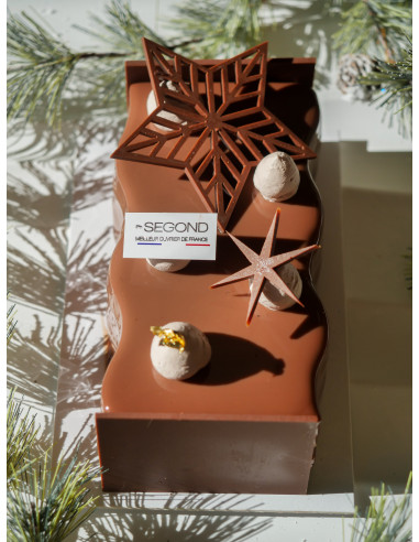 Accueil Buche Comète noisettes disponible le 12 décembre en boutique